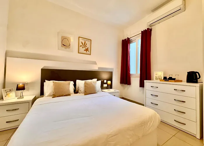 Daire Shared In St Julian's