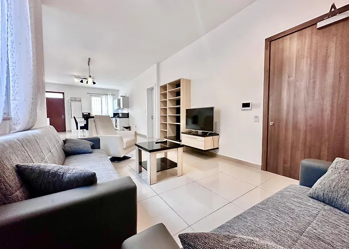 Shared In St Julian's * San Ġiljan