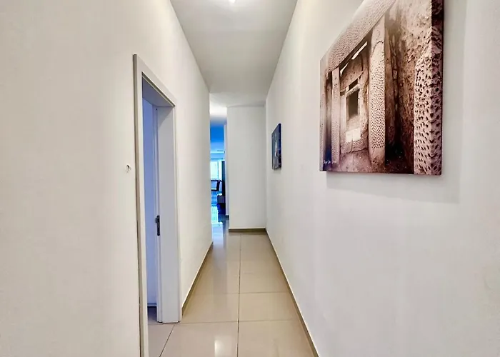 Shared In St Julian's Daire *